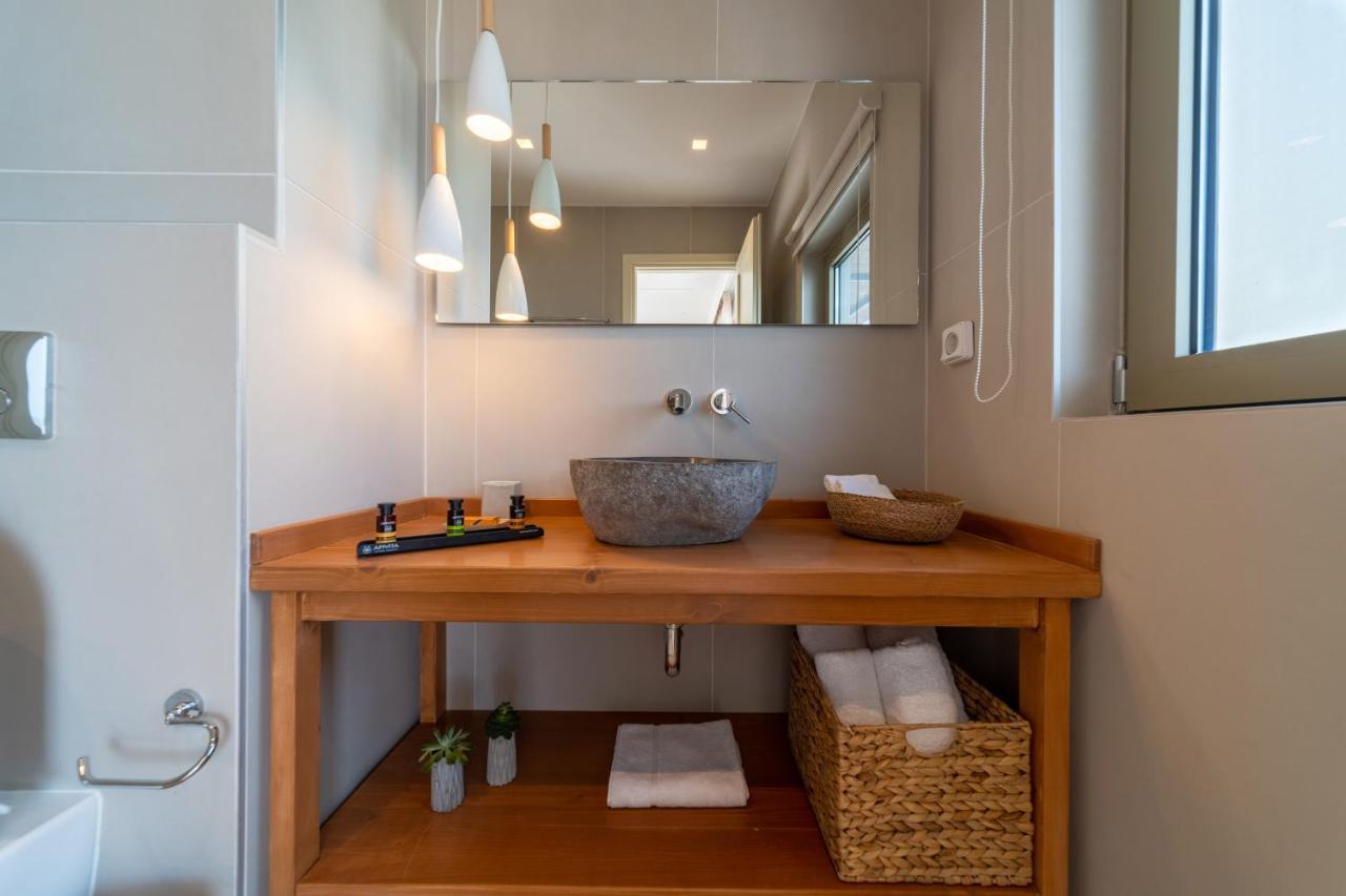 Thea Beachfront Suites In Lourdas Beach Lurdáta Kültér fotó